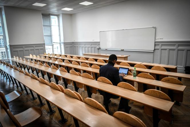 Un étudiant dans une salle de l’Université Paris 1 Panthéon-Sorbonne, à Paris, en mars 2018.