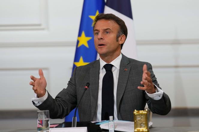 Le président français, Emmanuel Macron, préside un conseil des ministres au palais de l’Élysée à Paris, le 21 juillet 2023, au lendemain du remaniement.