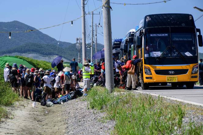 Evacuations des scouts le 8 août à Buan, dans la province du Jeolla du Nord (Corée du Sud).