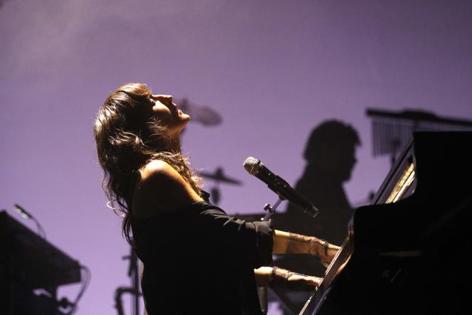 Juliette Armanet lors d’un concert au Festival Aio, à Ajaccio, le 31 juillet 2023.