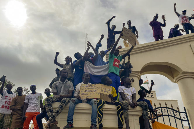 Lors d’un rassemblement de soutien aux militaires putschistes au Niger, dans la capitale, Niamey, jeudi 3 août 2023.